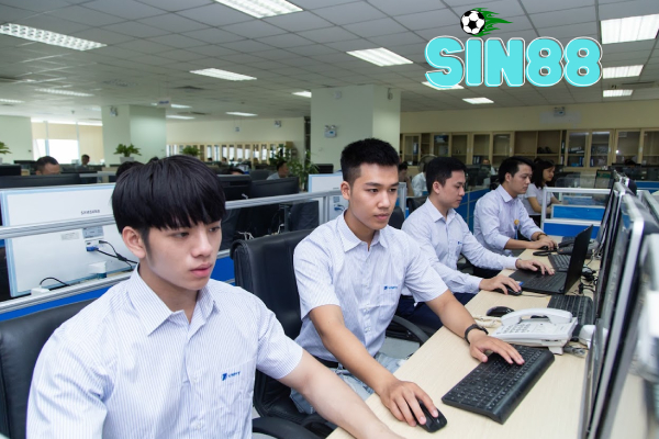 tuyen-dung-vi-tri-cskh